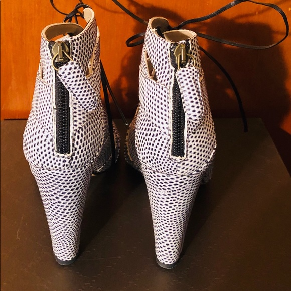 💕💕Gorgeous Delman Shoes💕💕 - Picture 3 of 4